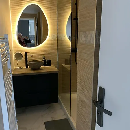 Beau T2 à Avec Parking - Fr-1-335-206 Appartement